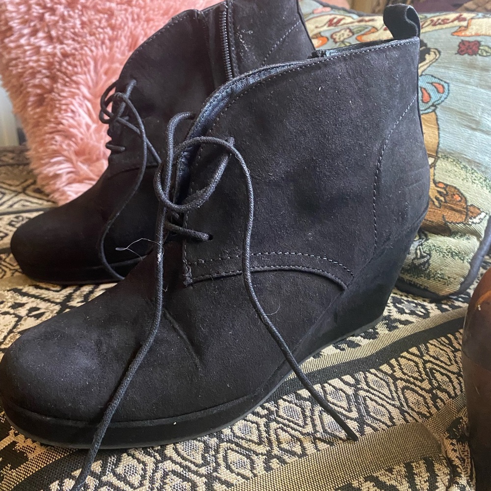 Wedge shoes